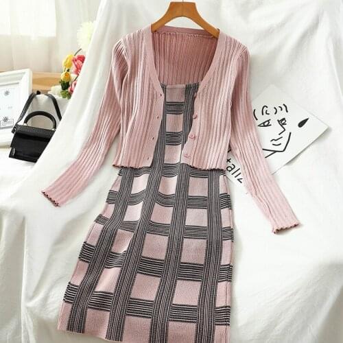 Retro temperament autumn 2021 new plaid slim-fit suspender skirt short knitted sweater womens two-piece suit