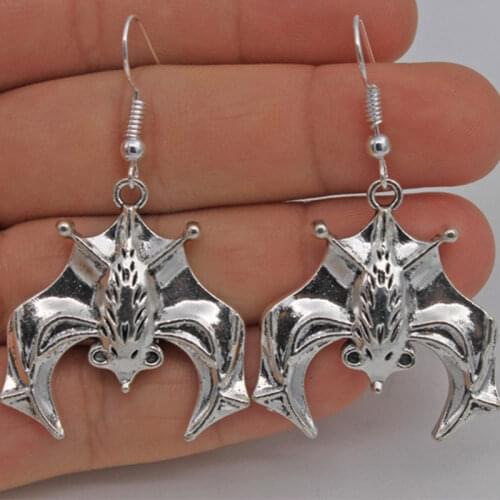 Bat Earrings for Women Witchy Goth Halloween Bat Drop Earrings Hanging Bat Charm Alloy Women Earrings Jewelry