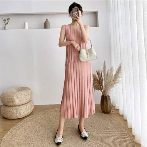 Slim Sleeveless Sweater Vest Dress Large Size Loose Womens Summer Autumn Fashion A-Line Elegant Wild Knitted Pleated Dress M509