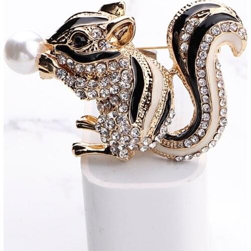 Cute Brooches New Crystal squirrel For Women Elegant Noble Pins Rhinestone Dress Corsage Party Jewelry brown black Color wedding