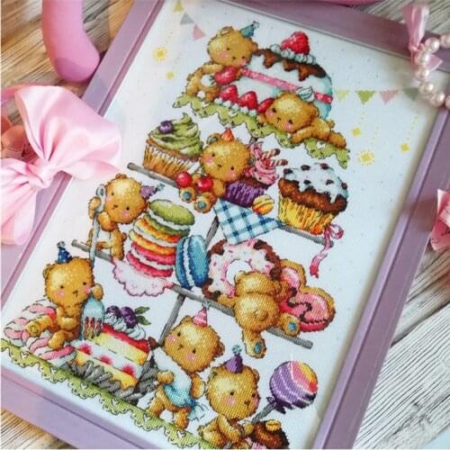 Making cakes cross stitch cartoon bear tower 18ct 14ct 11ct white fabric cotton thread embroidery DIY handmade needlework