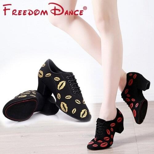Latin Dance Shoes For Women Gold Red Lips Printed Breath mesh Middle Heel Ballroom Jazz Dance Shoes For Female Dance Sneakers