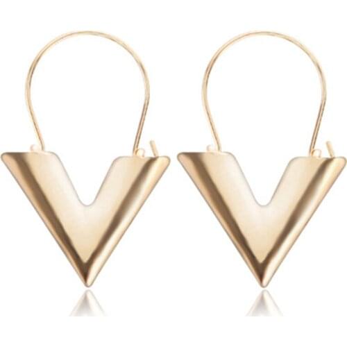 2018 Hot Sale New Fashion Trend Earrings Brincos Oorbellen Simple Metal Wind Letter V Shape Stud Earrings For Women Gift