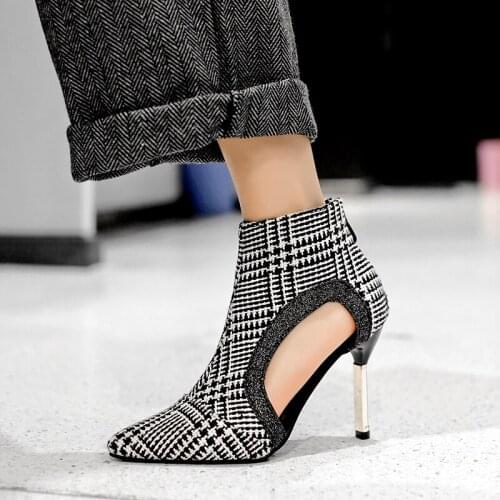 2019 new womens shoes spring European station fashion pointy high heels thin heel hollow single shoes womens large size 4043