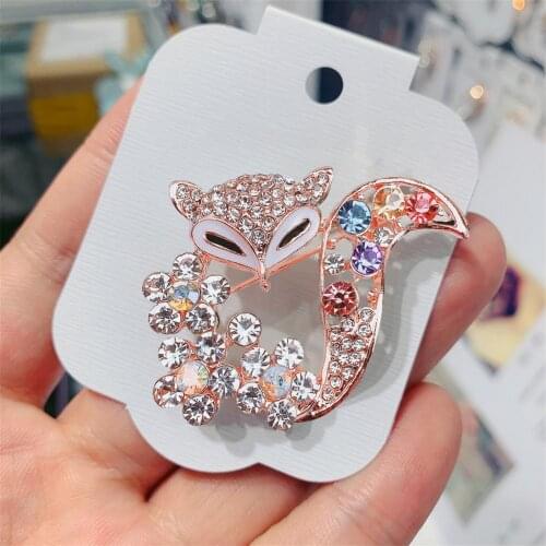 Exquisite Fox Brooch Womens Crystal Fox Corsage Sweater Coat Accessories Badges Pins Women Animal Party Casual Brooch Pins Gift