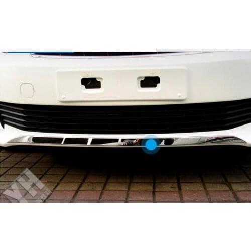 The highlight of the lower bumper trim finish the front bumper bar Kai for Toyota Camry 12-14