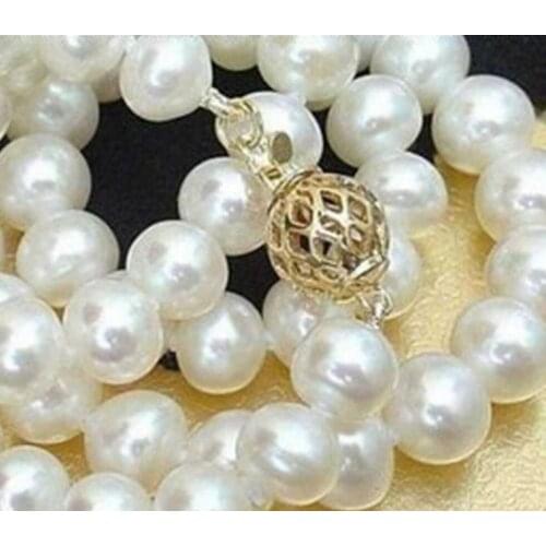 8-9mm white AKOYA SALTWATER cultured pearl necklace 18"