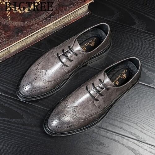 Vintage Shoes Men Classic Brogue Shoes Men Formal Evening Dress Loafers Italian Brand Official Shoes For Men Leather Dress Buty