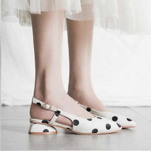 2021 Summer New Word Buckle Half Baotou Polka Dot Sandals Female Mid-heeled Wild Pointed Thick Heel Single Shoes Women Pumps