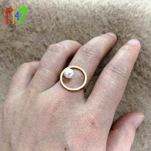 F.J4Z New Women Finger Rings Hot Copper Circle Ring Lady Simulated Pearl Flower Top Rings Jewelry Accessories dropship