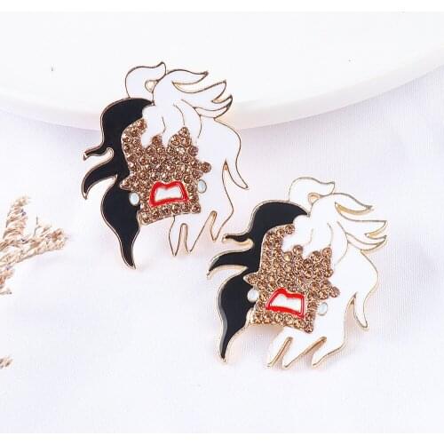Juran Dangle Earrings