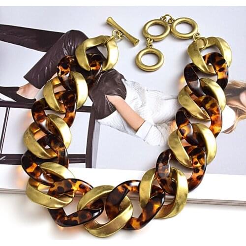 2020 Fashion Statement Womens acrylic large chain necklace, vintage exquisite metal geometric necklace banquet jewelry