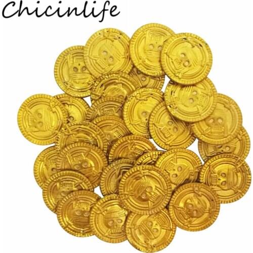 Chicinlife 30Pcs Plastic Gold Pirate Skull Coins Happy Halloween Party Kids Favors Toys Birthday Game Props Decoration Supplies
