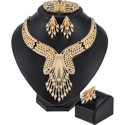 Fashion Dubai gold Bridal Jewelry Set Wholesale Nigerian woman accessories jewelry set Fashion African Beads Jewelry Set