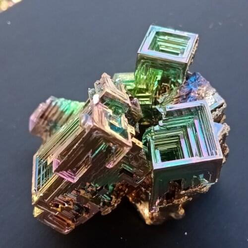 Dhxyzb 300-950g Natural Bismuth ore multicolour Mineral Poly crystal Original Stone Healing Reiki Pyramid Specimen sample decor