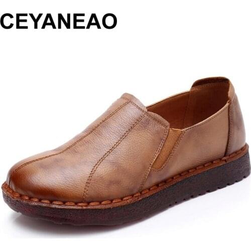 CEYANEAO Shoes on a flat sole made of genuine leather in retro style; shoes for pregnant women; driving shoes; womens moccasins
