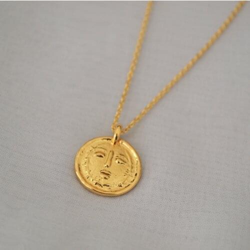 Korean version of niche design retro fuzzy face relief pattern gold coin short necklace fashion temperament woman