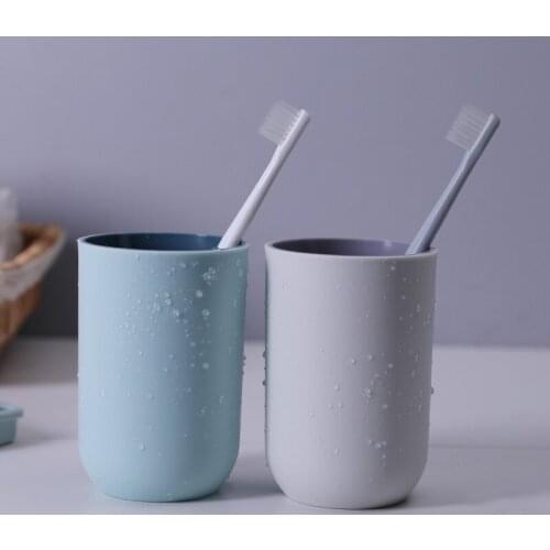 Toilet gargle cup couple toothbrush cup simple and fashionable two-color gargle cup multiple cheaper bathroom supplies