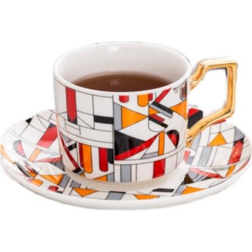 Reuseable Luxury Gold Tea Coffee Cup European Holder Turkish Arabic Ceramic Coffee Cup Set Tazas Utensil Tea Cup Stand Drinkware
