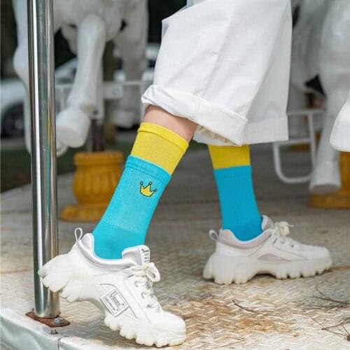 Fashion Hip-hop Crown Letter Socks Men and Women Cartoon Socks Street Harajuku Personality Sports Skateboard Couple Socks Cotton