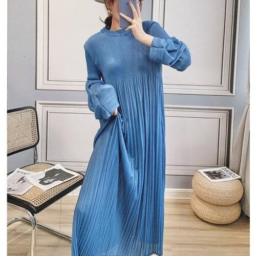 Large size Pleated Dress womens long style early spring 2021 new sanzhai loose long sleeve temperament Pleated Dress