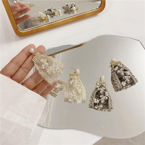 Origin Summer French Vintage Lace Imitation Pearl Dangle Earring for Women Delicate Hollow Rhinestone Earring Jewelry Pendientes