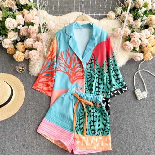 2021 Temperament Fashion New Pajamas Style Fashionable Suit Female Color Matching Printing Holiday Two-piece Suit UK960
