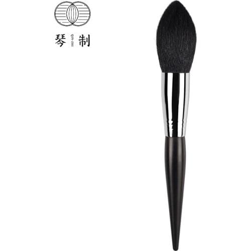 QINZHI Professional Handmade Make Up Brush G025 Tapered Highlighter Face Powder Brush Soft Saikoho Goat Hair Makeup Brushes