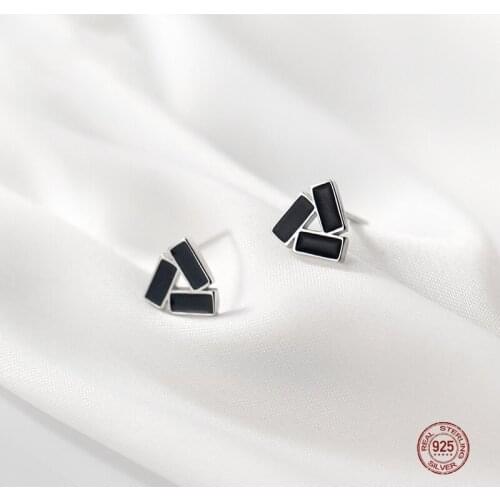 LKO Fashion Korean 925 Sterling Silver Geometric Black Zircon Triangle Stud Earrings for Women Office Party Jewelry Ornaments