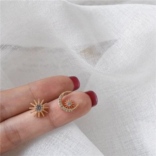Luxury Small Sun Moon Stars Stud Earrings Gold Alloy Rhinestone Earrings for Women Girl Statement Cocktail Party Charm Jewelry