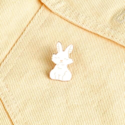 Cute White Rabbit Enamel Pin High Quality Animel Brooches Kid Lapel Pins Backpack Decoration Badges Jewelry Gift for Friend New