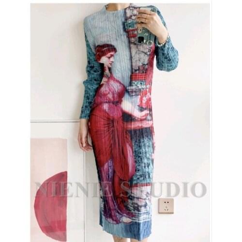 HOT SELLING Miyake fold o-neckYi Fuxing Portrait Characteristic Folded Oil Painting Long Sleeve Dress IN STOCK