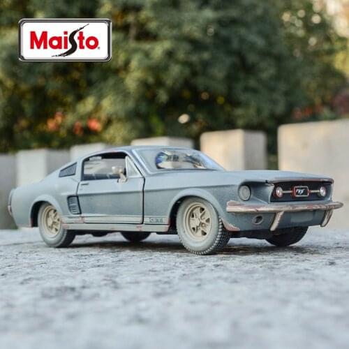 Maisto 1:24 1967 Ford Mustang GT Retro Sports Car Static Die Cast Vehicles Collectible Model Car Toys
