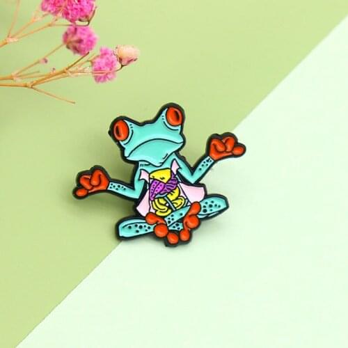 Amphibians frog Enamel Brooch The frog opened its belly I have no reservation for you Lapel Pin Creative animals Bag hat badge