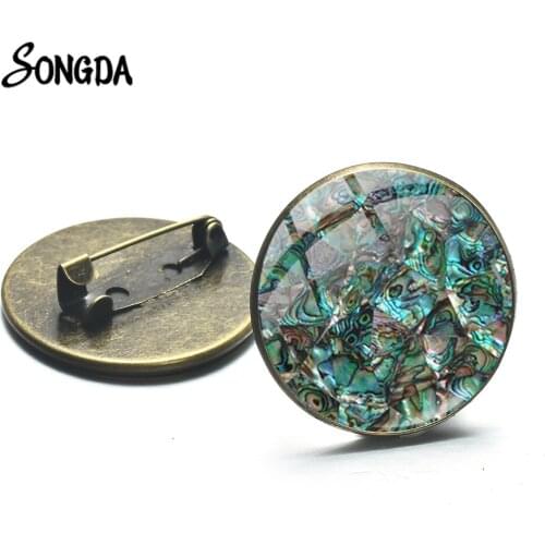 New Listing Art Abalone Shell Pattern Brooches Vintage Colorful Shell Series Creative Print Glass Cabochon Coat Badge Pin