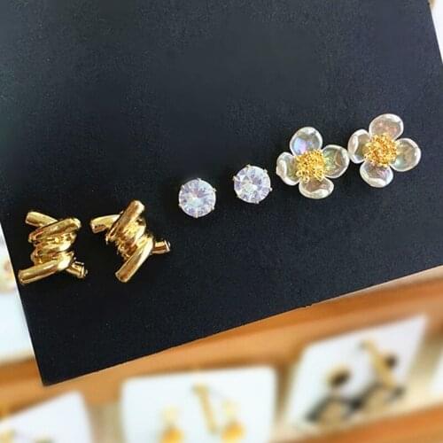 Womens Earrings Set Korean Stud Earrings for Women Vintage Pearl Flower Gold Twist Earring 2021 Trend Ear Studs Female Jewelry