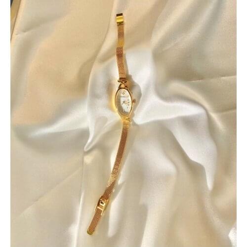Oval retro watch womens simple fashion gold watch middle ancient Watch