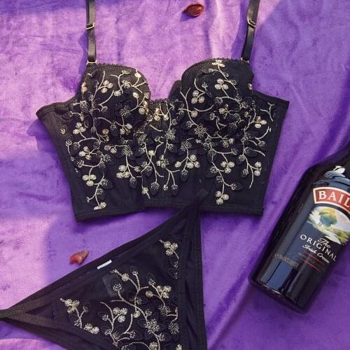 .Retro embroidered lace lingerie underpants steel push up underwear bra lady sexy cute tank top bralette pants sets outside wear