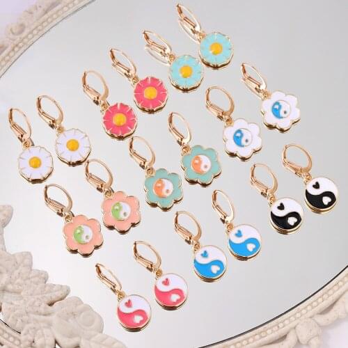 Cute Colorful Flower Enamel Yin Yang Drop Earrings For Women Girl Fashion Sweet Daisy Dangle Earrings Korean Lovely Jewelry Gift