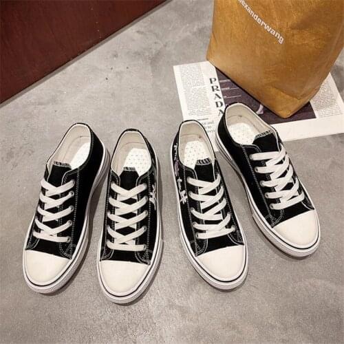 Low-cut canvas shoes women spring 2021 new fashion trend all-match sneakers black printing