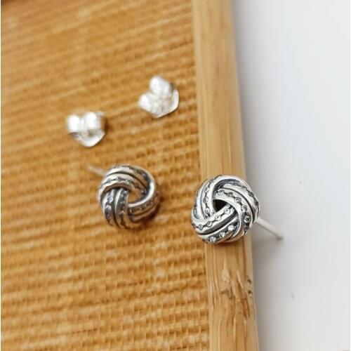 Charm Shimmering Knot Stud Earrings It is a must-have for daily fashion and a low-key embellishment for evening looks