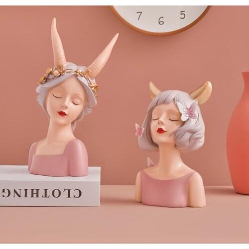 Modern Beauty Girl Resin Accessories Birthday Gifts Home room Table Figurines Crafts Cafe Desktop Figuras Decorativas Decoration