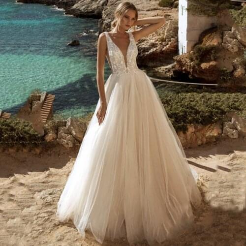 Summer Beach Wedding Dresses 2021 A-Line V-Neck Lace Appliques Backless Sweep Train Chiffon Bridal Gown Vestidos De Noiva