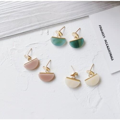 Niche fashion sense of retro earring semicircle fan earrings earrings contracted joker adorn article