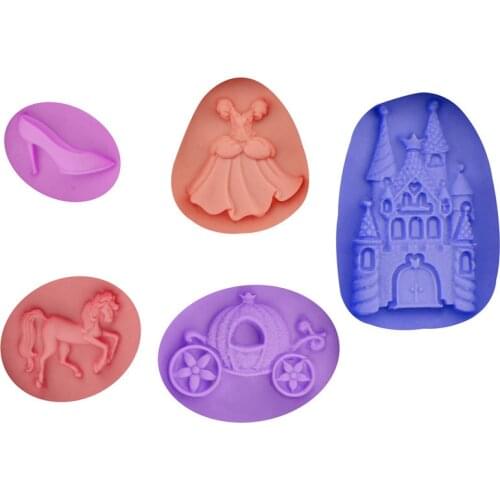 Castle horse crystal shoes skirt pumpkin car fairy tale chocolate fondant cake decoration silicone mold DIY gypsum gel soap mold