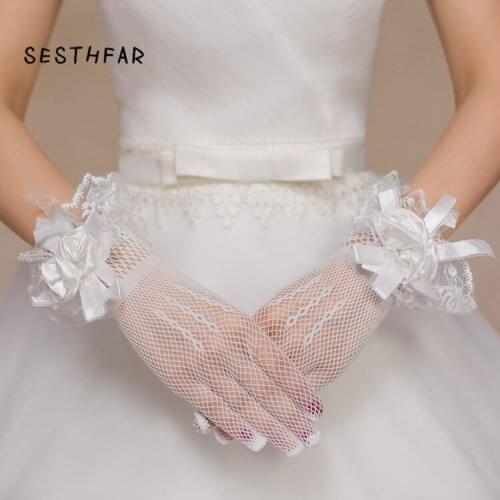 Bridal Gloves Lace Finger Short Cheap Wedding Accessories White Wrist Length Wedding Gloves 2019 Kant Handschoen