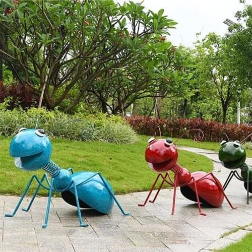 Garden Yard Decoration Ant with Shaking Head Vivid Outdoor Ornament Holiday Decor JW