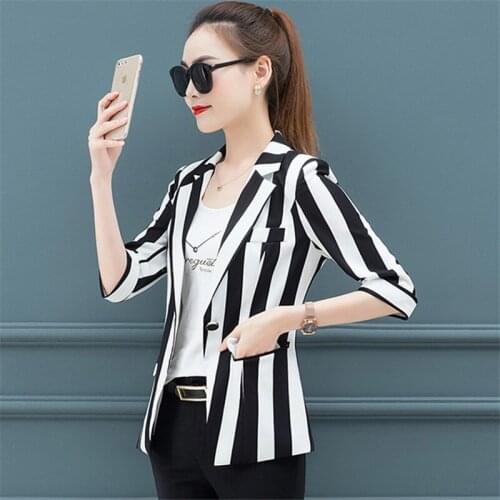 Ladies five-point sleeves striped small suit jacket 2020 thin section spring and autumn single buckle casual large size jacket