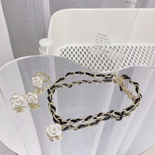 2021 New Fashion Brand Jewelry Set Elegant White Flower Stud Earrings for Women Delicate Charm Choker Necklaces