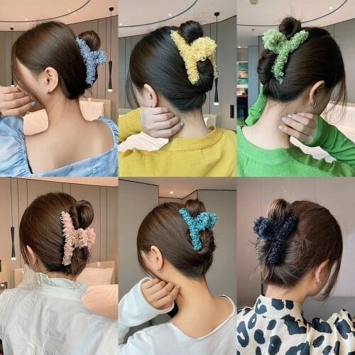 New Hair Clips Claw Retro Fashion Decorative Hair Clip Plush Winter Hair Accessories Grab Clip For Women Girls Elegant Hairpins